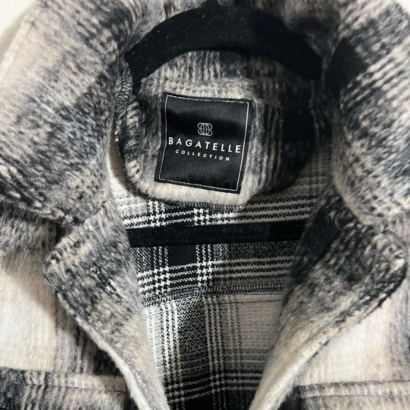 Bagatelle Shacket - Picture 3 of 5